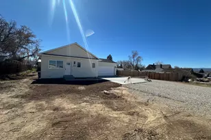 220 E 200 S, Mount Pleasant, UT 84647 - Photo 1