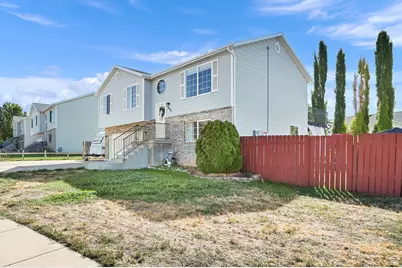 482 W 275 N, Clearfield, UT 84015 - Photo 3
