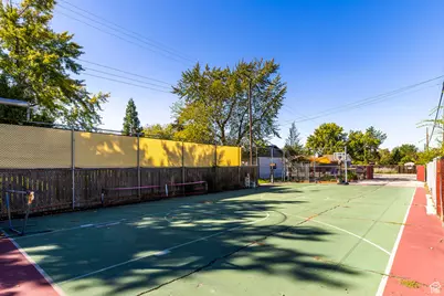 6701 S 2445 E, Cottonwood Heights, UT 84121 - Photo 41