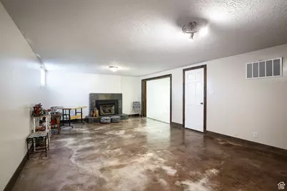 6701 S 2445 E, Cottonwood Heights, UT 84121 - Photo 25