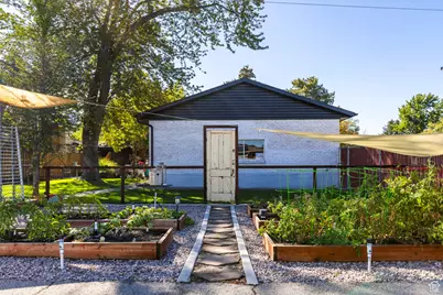 6701 S 2445 E, Cottonwood Heights, UT 84121 - Photo 31