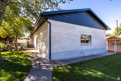 6701 S 2445 E, Cottonwood Heights, UT 84121 - Photo 33