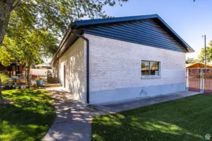 6701 S 2445 E, Cottonwood Heights, UT 84121 - Photo 33