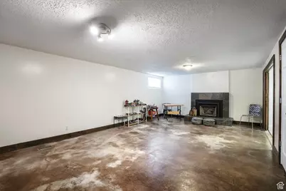 6701 S 2445 E, Cottonwood Heights, UT 84121 - Photo 19