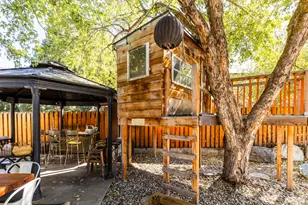 6701 S 2445 E, Cottonwood Heights, UT 84121 - Photo 35