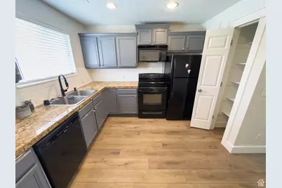 4097 S Highland Dr E #3A, Holladay, UT 84124 - Photo 3