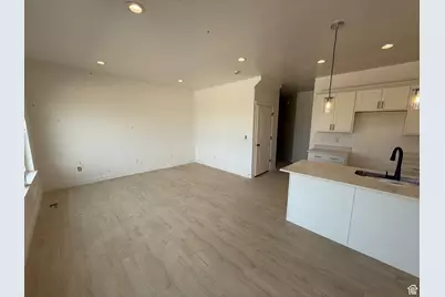 367 E 1480 #42, Salem, UT 84653 - Photo 3