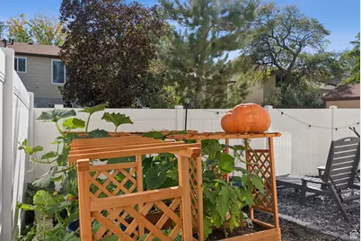 1633 W Rockaway Ln, West Jordan, UT 84088 - Photo 37