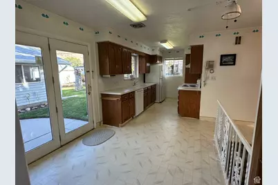 1048 Elm, Brigham City, UT 84302 - Photo 5