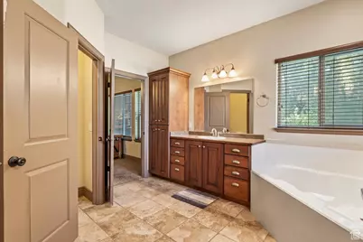 1586 W Rock Hollow Dr, Bluffdale, UT 84065 - Photo 15