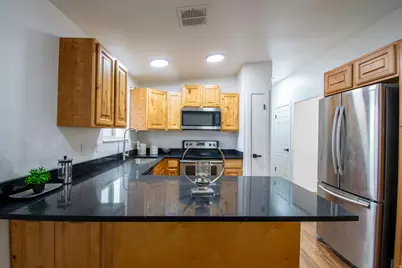 4270 S Whipoorwhil St, West Valley, UT 84120 - Photo 9