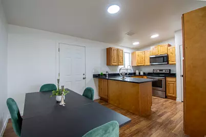 4270 S Whipoorwhil St, West Valley, UT 84120 - Photo 7