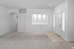 4602 S Hathaway Dr E, Roy, UT 84067 - Photo 5