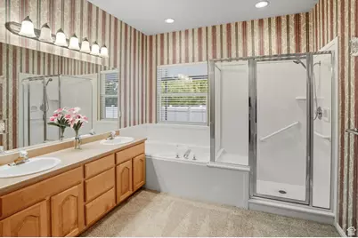 4602 S Hathaway Dr E, Roy, UT 84067 - Photo 31