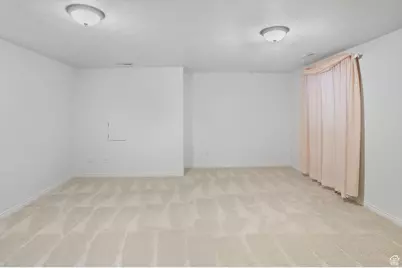 4602 S Hathaway Dr E, Roy, UT 84067 - Photo 35