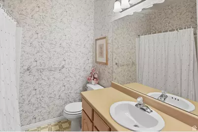 4602 S Hathaway Dr E, Roy, UT 84067 - Photo 25