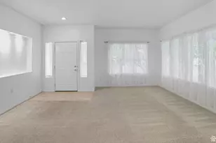 4602 S Hathaway Dr E, Roy, UT 84067 - Photo 7