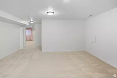 4602 S Hathaway Dr E, Roy, UT 84067 - Photo 37