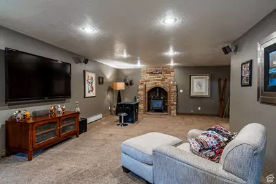 323 N 400 W, Hyrum, UT 84319 - Photo 23