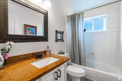 323 N 400 W, Hyrum, UT 84319 - Photo 23
