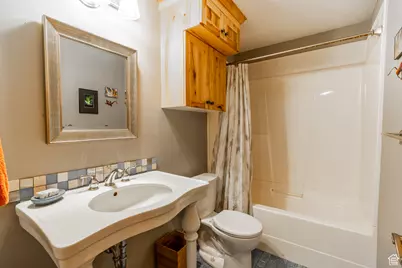 323 N 400 W, Hyrum, UT 84319 - Photo 25