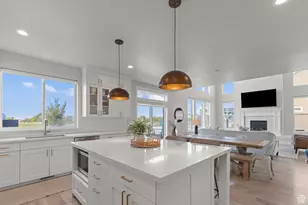 2226 S Betsy's Way, Kaysville, UT 84037 - Photo 17