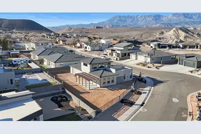 296 E 1100 N #19, Hurricane, UT 84737 - Photo 11