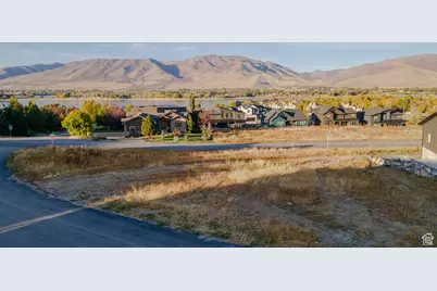 1018 S Meadowlark Ln #2, Huntsville, UT 84317 - Photo 3