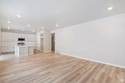 57 E Broadway Dr #1036, Saratoga Springs, UT 84045 - Photo 9