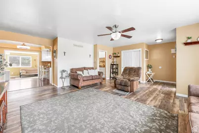 209 W Millcreek Way S, Tooele, UT 84074 - Photo 7