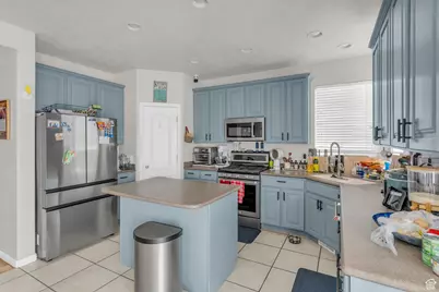 3963 W Hollandia Ln, West Jordan, UT 84084 - Photo 9