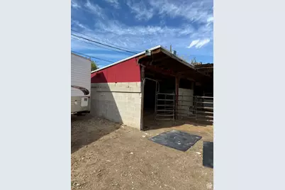 2322 W Surrey Rd, Taylorsville, UT 84129 - Photo 69