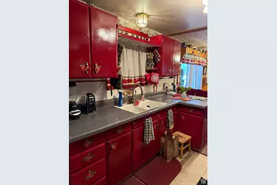 2322 W Surrey Rd, Taylorsville, UT 84129 - Photo 39