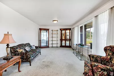 532 E 300 S, Hyrum, UT 84319 - Photo 9