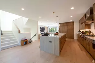 4445 S Holladay Park Ln E, Holladay, UT 84124 - Photo 11