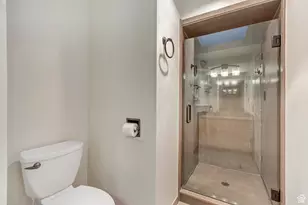 5575 S 1000 E, Ogden, UT 84405 - Photo 17