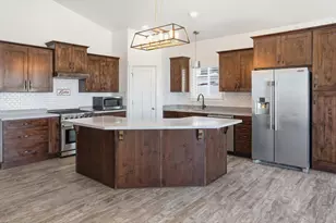 7566 W Box Leaf Circle, Herriman, UT 84096 - Photo 11