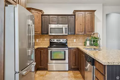 1260 N 200 W, Bountiful, UT 84010 - Photo 5