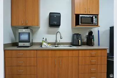 392 E Winchester St, Murray, UT 84107 - Photo 9