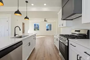 805 S Greenway Dr, Springville, UT 84663 - Photo 11