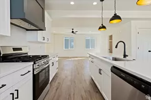 819 S Greenway Dr W, Springville, UT 84663 - Photo 11