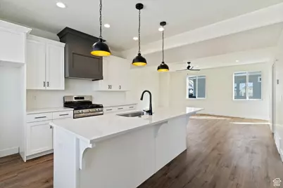 819 S Greenway Dr W, Springville, UT 84663 - Photo 9