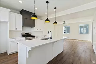 819 S Greenway Dr W, Springville, UT 84663 - Photo 9