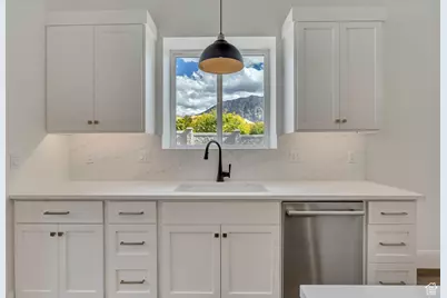 1356 N 750 E #11, Orem, UT 84097 - Photo 7