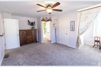 5784 Manhattan Dr, Stansbury Park, UT 84074 - Photo 11