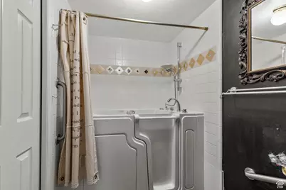 22 Hillsborough Dr, Pleasant View, UT 84414 - Photo 15