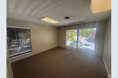 4625 S 2300 E, Holladay, UT 84117 - Photo 3