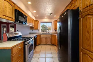 530 W Powell Dr, Kanab, UT 84741 - Photo 13