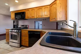 530 W Powell Dr, Kanab, UT 84741 - Photo 11