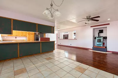 530 W Powell Dr, Kanab, UT 84741 - Photo 9